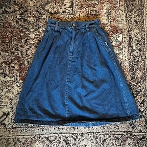 Le Bon Shoppe Denim Farm Girl Skirt (Small)